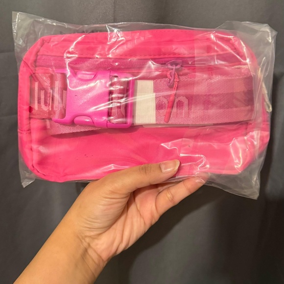 Lululemon belt Bag - Picture 4 of 6